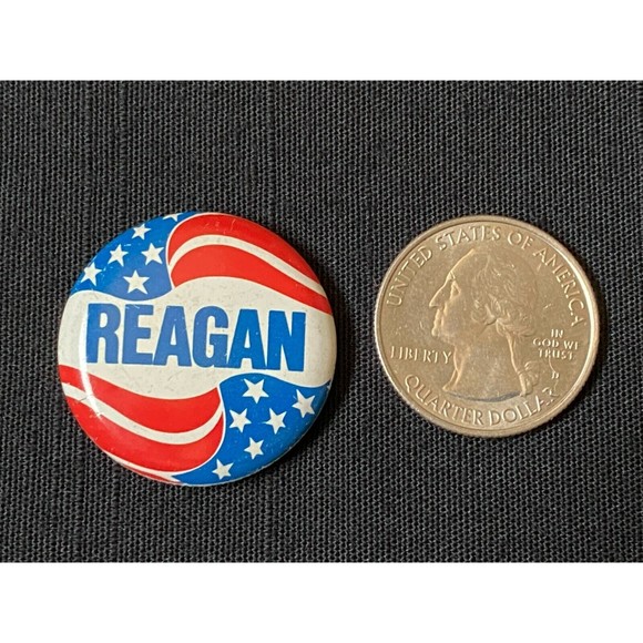 1976 Reagan Flag Button Vintage - Small - Picture 2 of 2